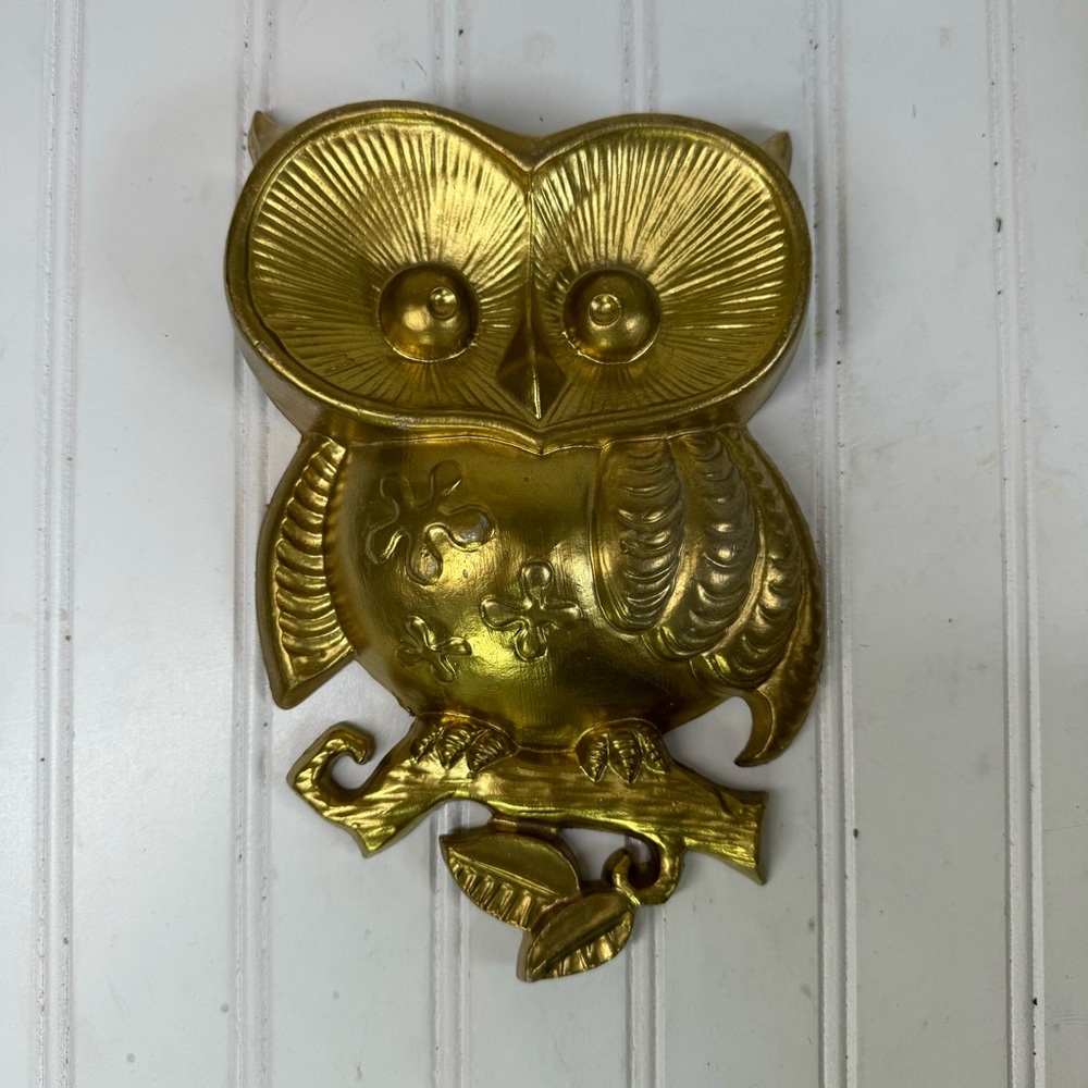 Vintage Sexton gold painted owl wall hanging